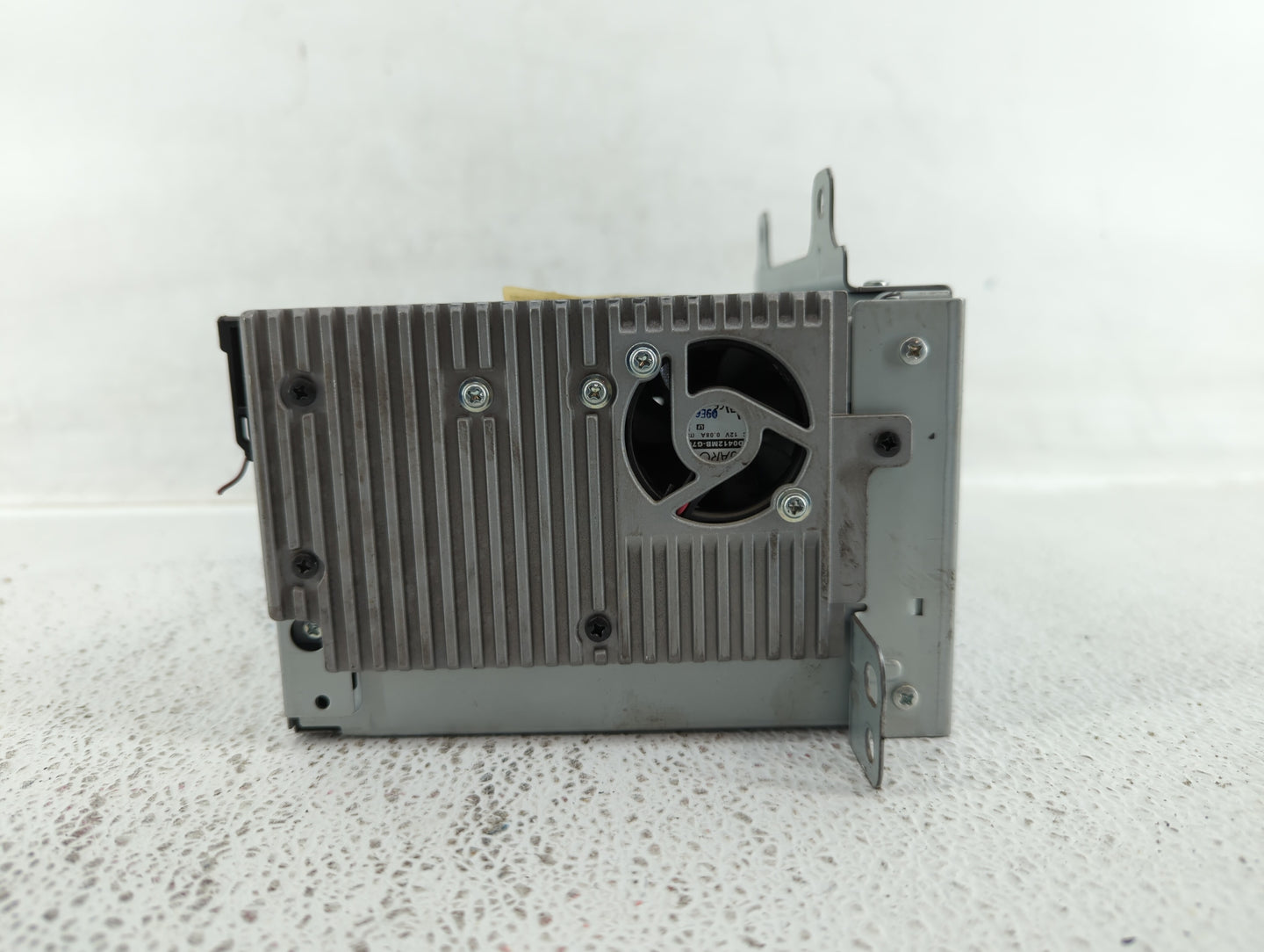 2011-2012 Chevrolet Cruze Radio AM FM Cd Player Receiver Replacement P/N:20983517 Fits Fits 2010 2011 2012 OEM Used Auto Par