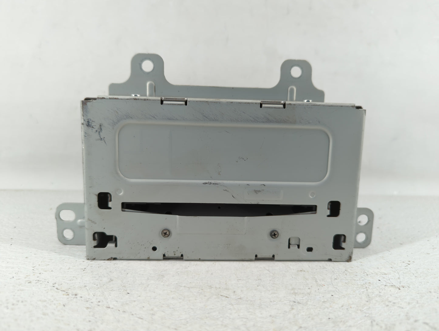 2011-2012 Chevrolet Cruze Am Fm Cd Player Radio Receiver - Oemusedautoparts1.com
