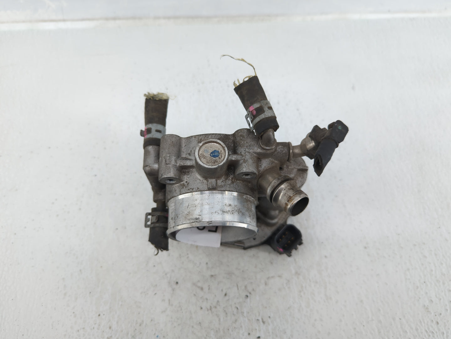 2011-2016 Chevrolet Cruze Throttle Body P/N:55577375 Fits Fits 2009 2010 2011 2012 2013 2014 2015 2016 2017 2018 OEM Used Au