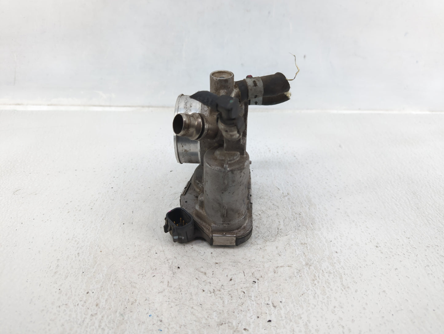 2011-2016 Chevrolet Cruze Throttle Body P/N:55577375 Fits Fits 2009 2010 2011 2012 2013 2014 2015 2016 2017 2018 OEM Used Au