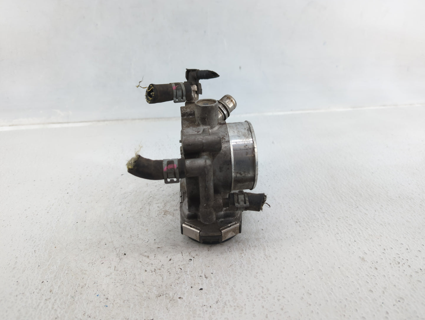 2011-2016 Chevrolet Cruze Throttle Body P/N:55577375 Fits Fits 2009 2010 2011 2012 2013 2014 2015 2016 2017 2018 OEM Used Au