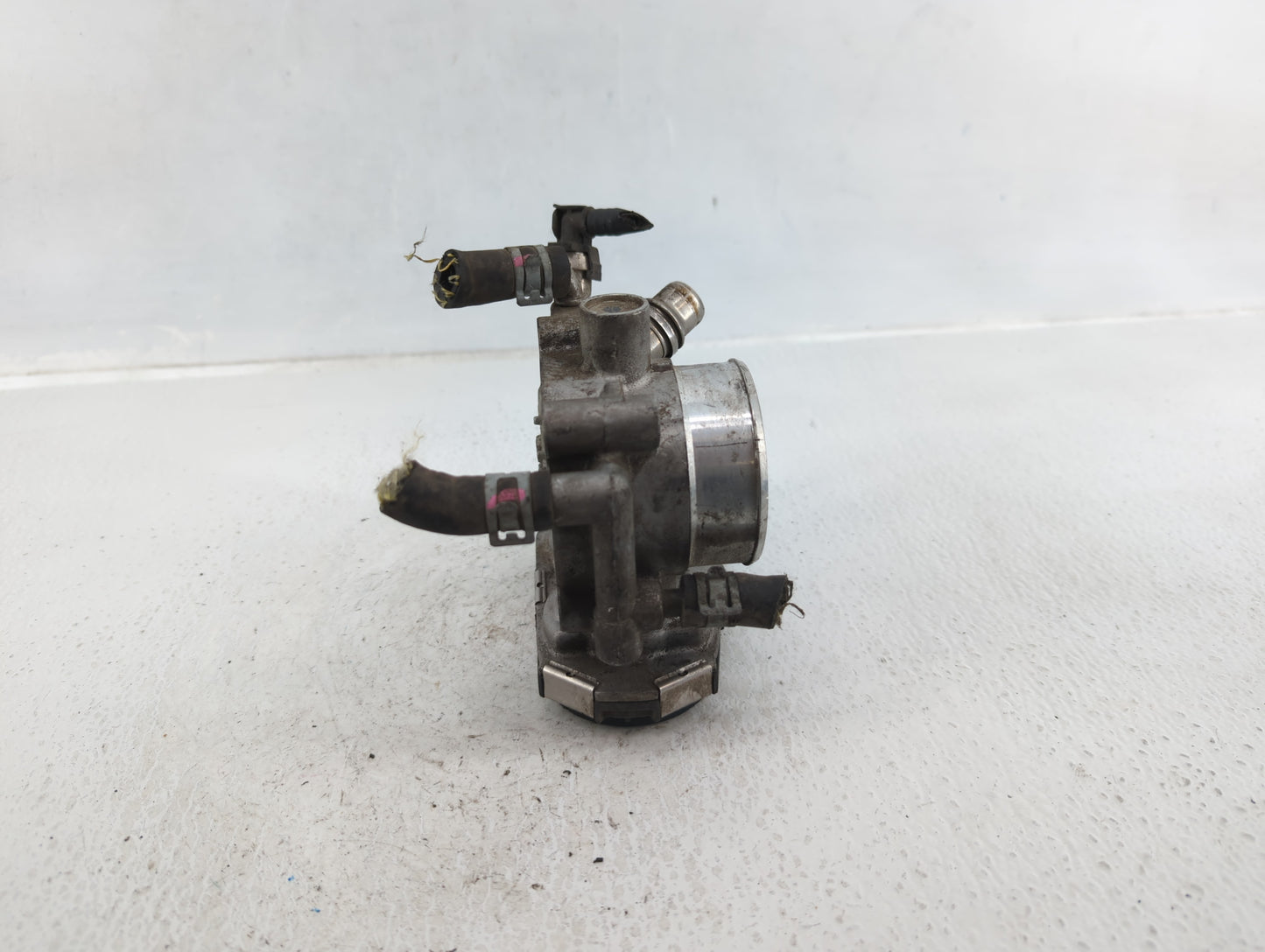 2011-2016 Chevrolet Cruze Throttle Body P/N:55577375 Fits Fits 2009 2010 2011 2012 2013 2014 2015 2016 2017 2018 OEM Used Au