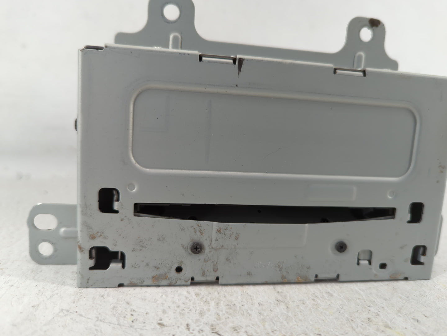 2011-2012 Chevrolet Cruze Radio AM FM Cd Player Receiver Replacement P/N:20983517 Fits Fits 2010 2011 2012 OEM Used Auto Par