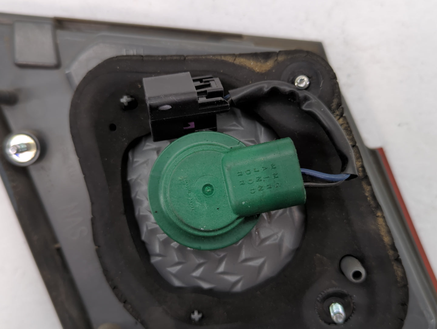 2011-2016 Chevrolet Cruze Tail Light Assembly Passenger Right OEM Fits Fits 2011 2012 2013 2014 2015 2016 OEM Used Auto Part