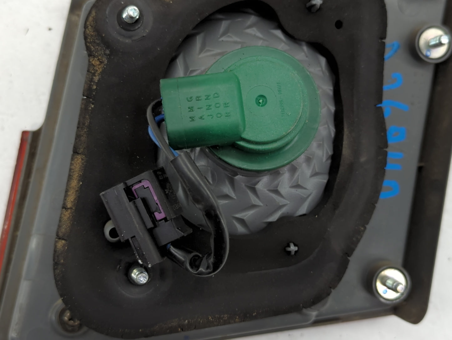 2011-2016 Chevrolet Cruze Tail Light Assembly Driver Left OEM Fits Fits 2011 2012 2013 2014 2015 2016 OEM Used Auto Parts - 