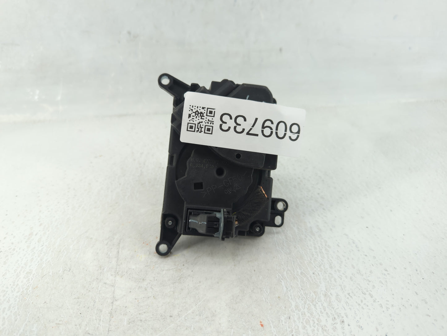 2011-2012 Chevrolet Cruze Radio AM FM Cd Player Receiver Replacement P/N:083837-03018 HG9P 7R155-AR Fits Fits 2010 2011 2012