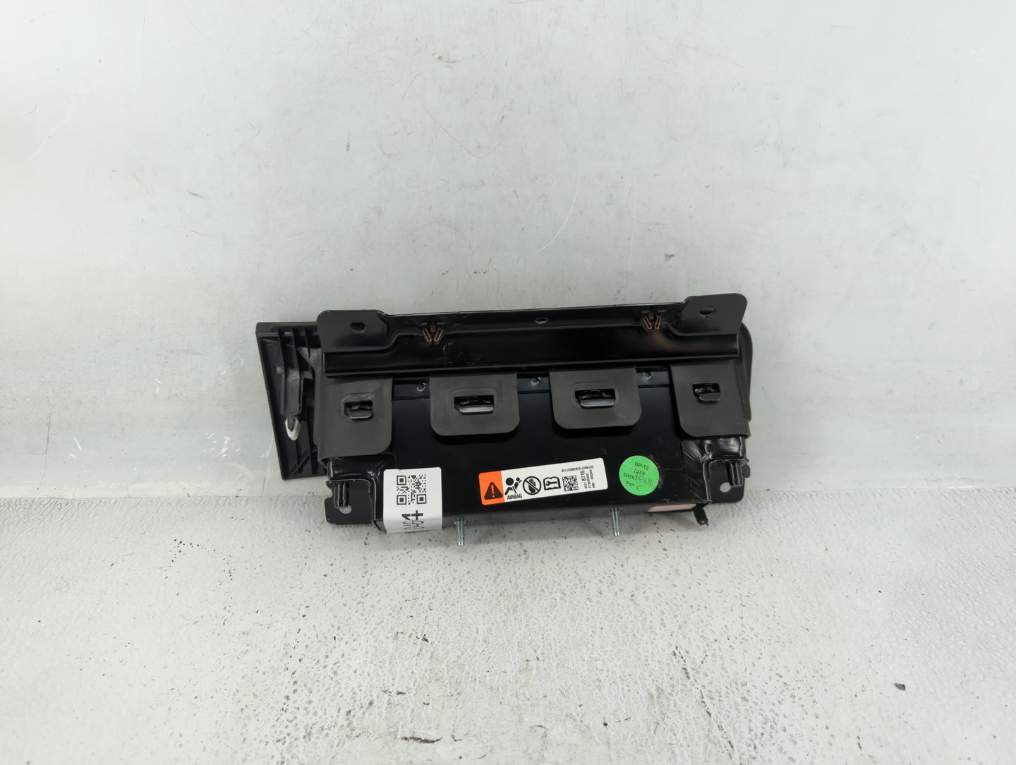 2011-2012 Chevrolet Cruze Air Bag Driver Left Knee OEM P/N:95218715 Fits Fits 2011 2012 OEM Used Auto Parts - Oemusedautopar
