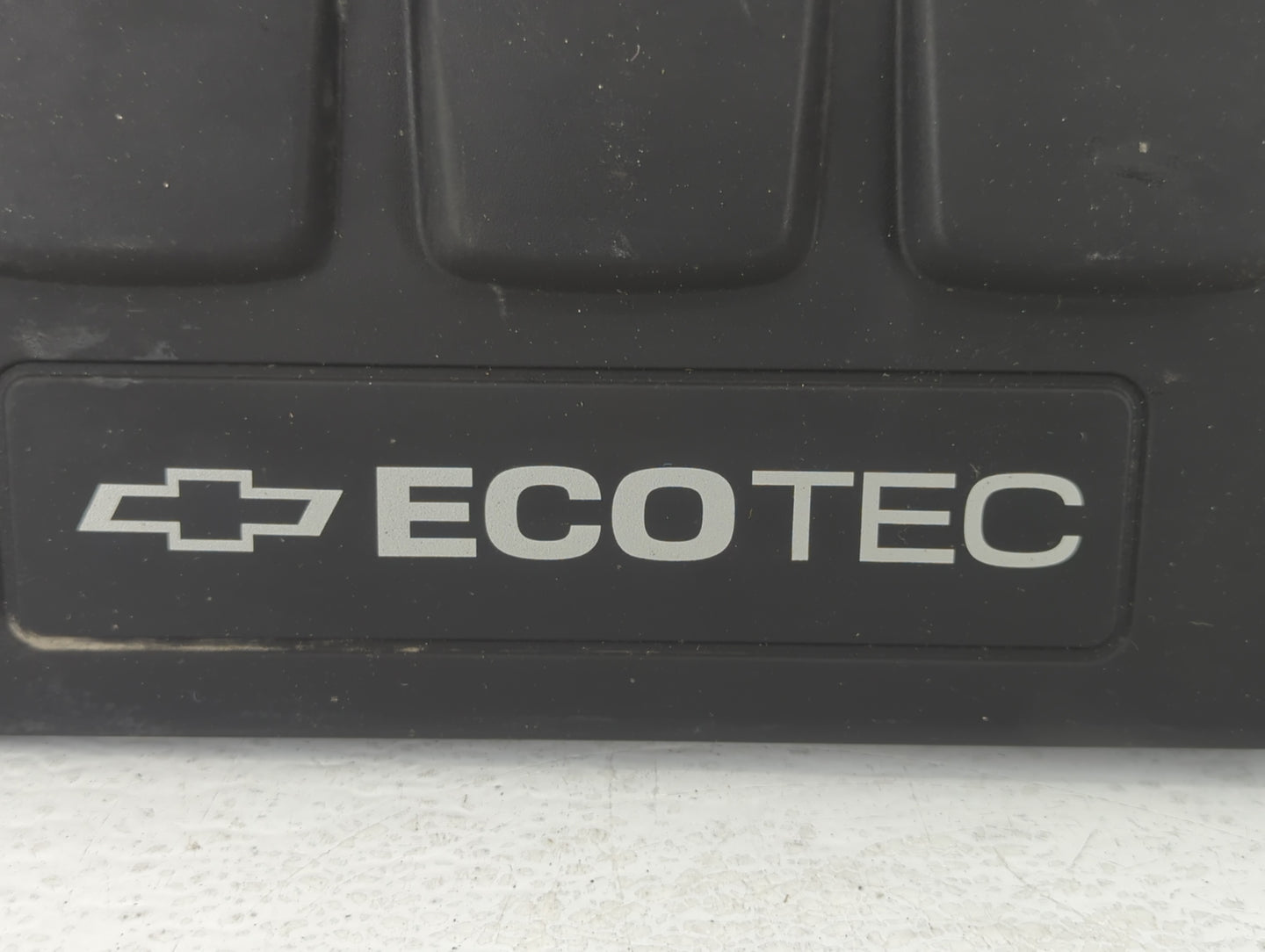 2011 Chevrolet Cruze Engine Cover - Oemusedautoparts1.com