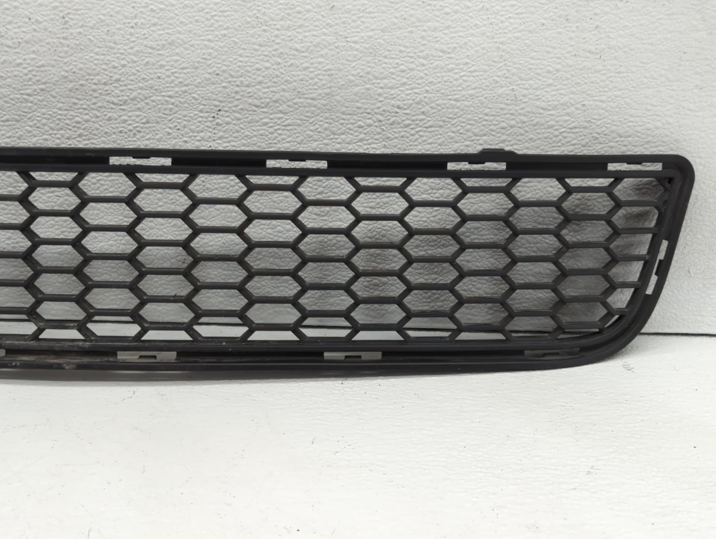 2011-2014 Chevrolet Cruze Front Grille Bumper Not Included - Oemusedautoparts1.com