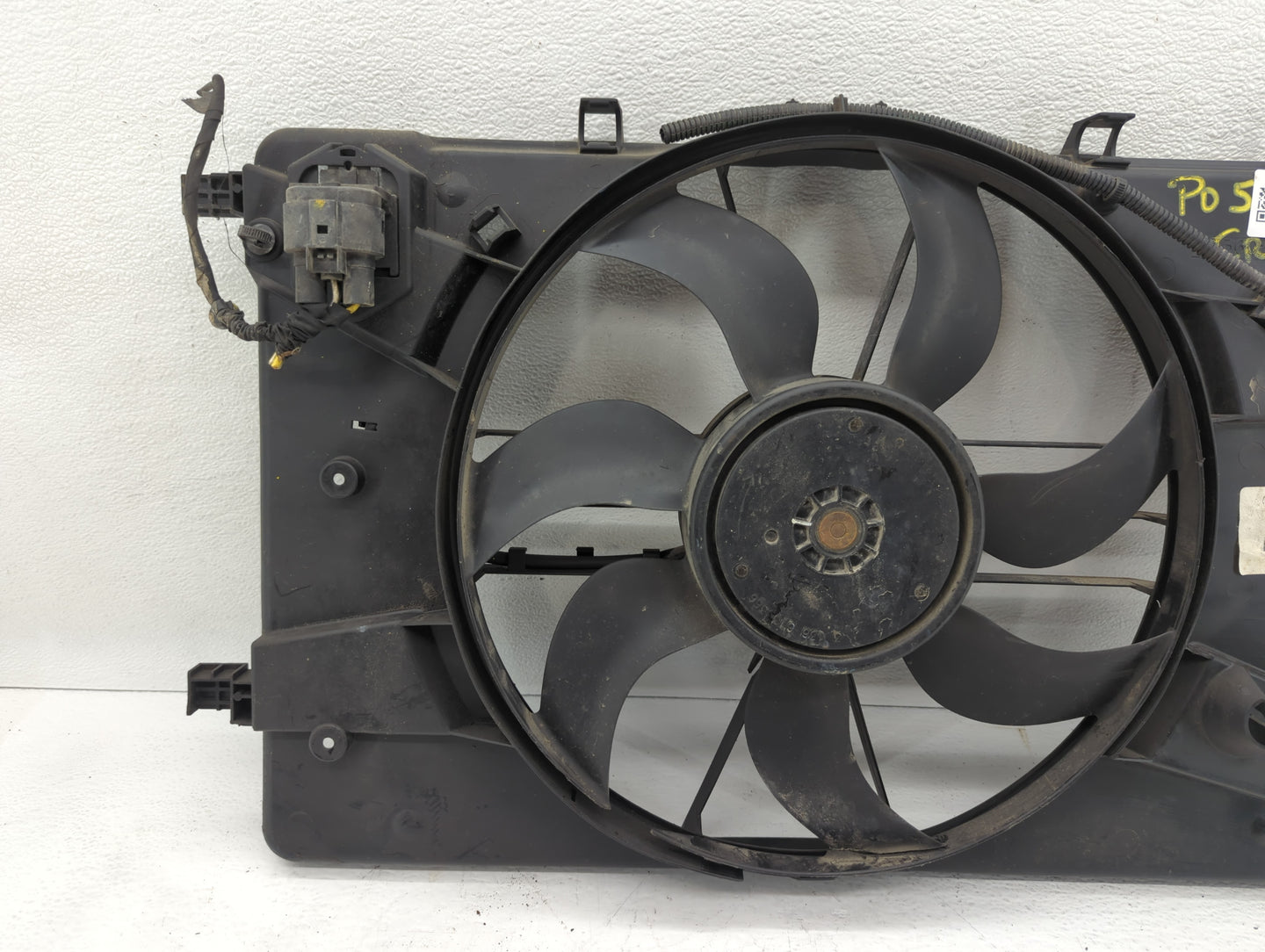 2011-2016 Chevrolet Cruze Left Radiator Fan Motor Assembly Black 617462 - Oemusedautoparts1.com