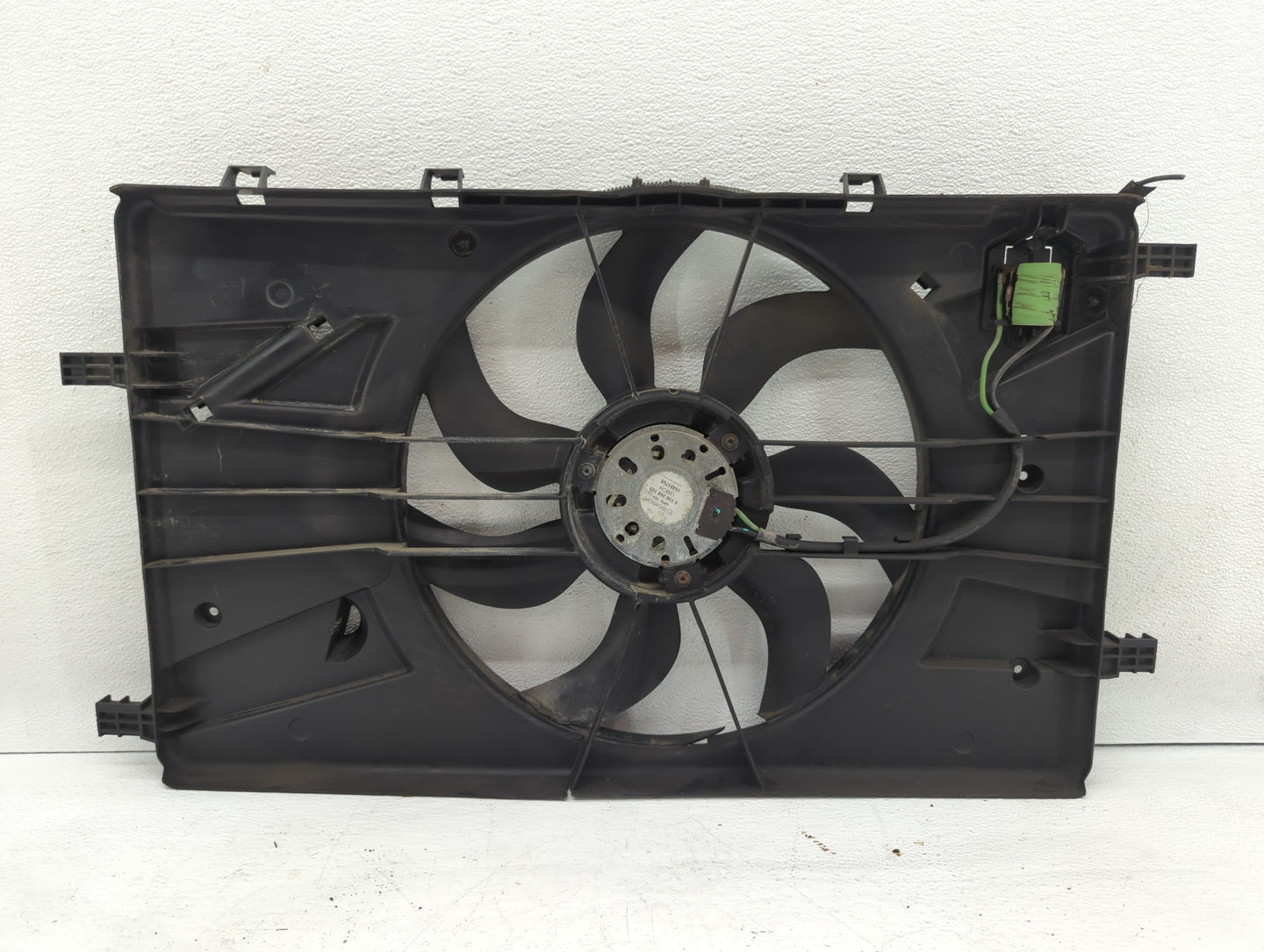 2011-2016 Chevrolet Cruze Left Radiator Fan Motor Assembly Black - Oemusedautoparts1.com