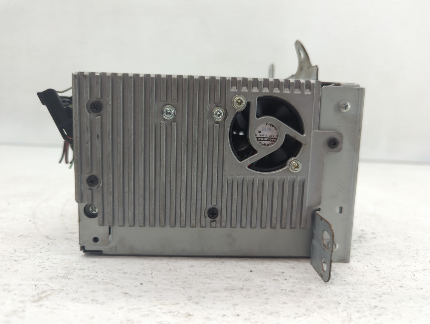 2011-2012 Chevrolet Cruze Radio AM FM Cd Player Receiver Replacement P/N:2098851 Fits Fits 2010 2011 2012 OEM Used Auto Part