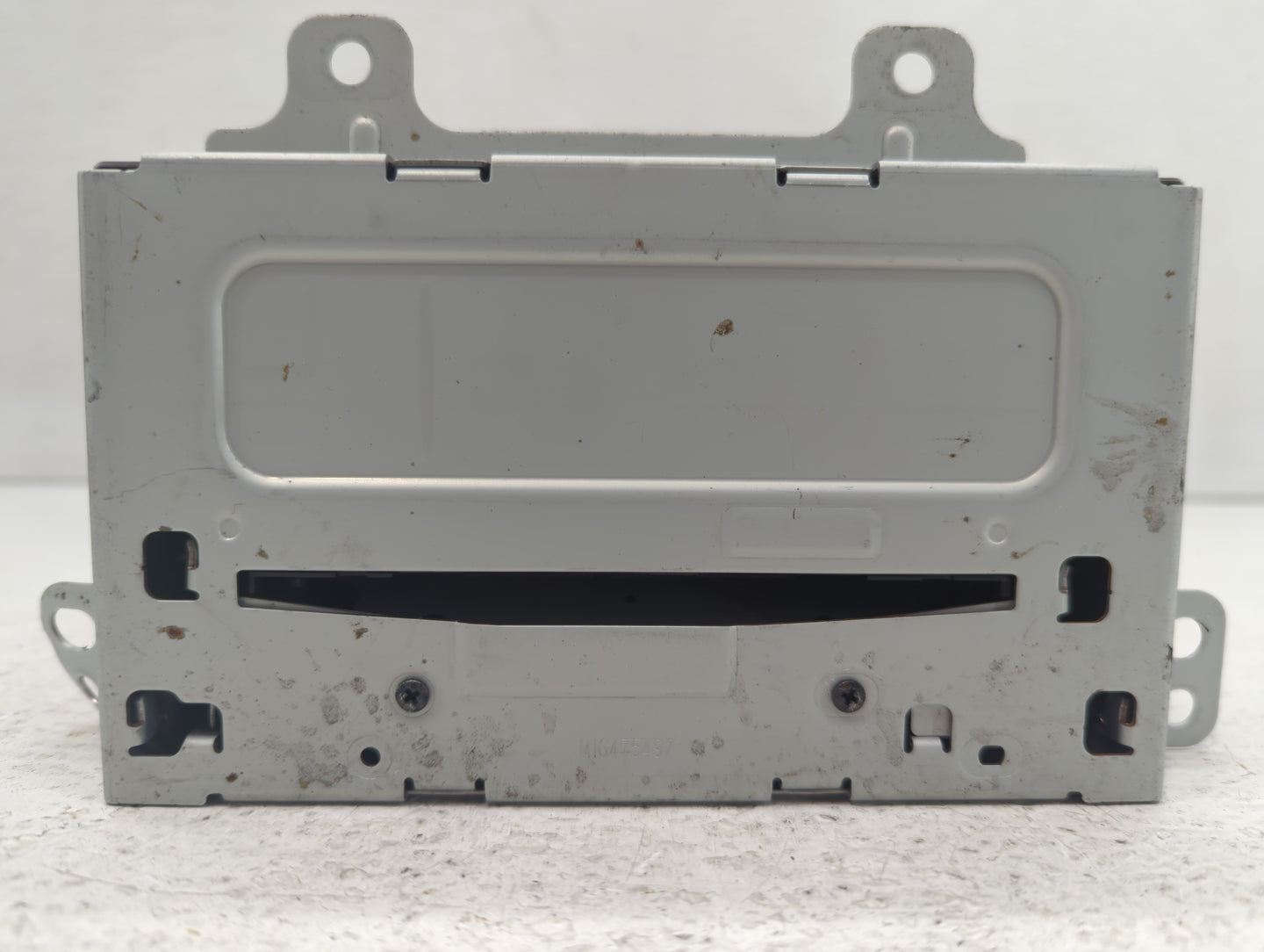 2011-2012 Chevrolet Cruze Radio AM FM Cd Player Receiver Replacement P/N:2098851 Fits Fits 2010 2011 2012 OEM Used Auto Part