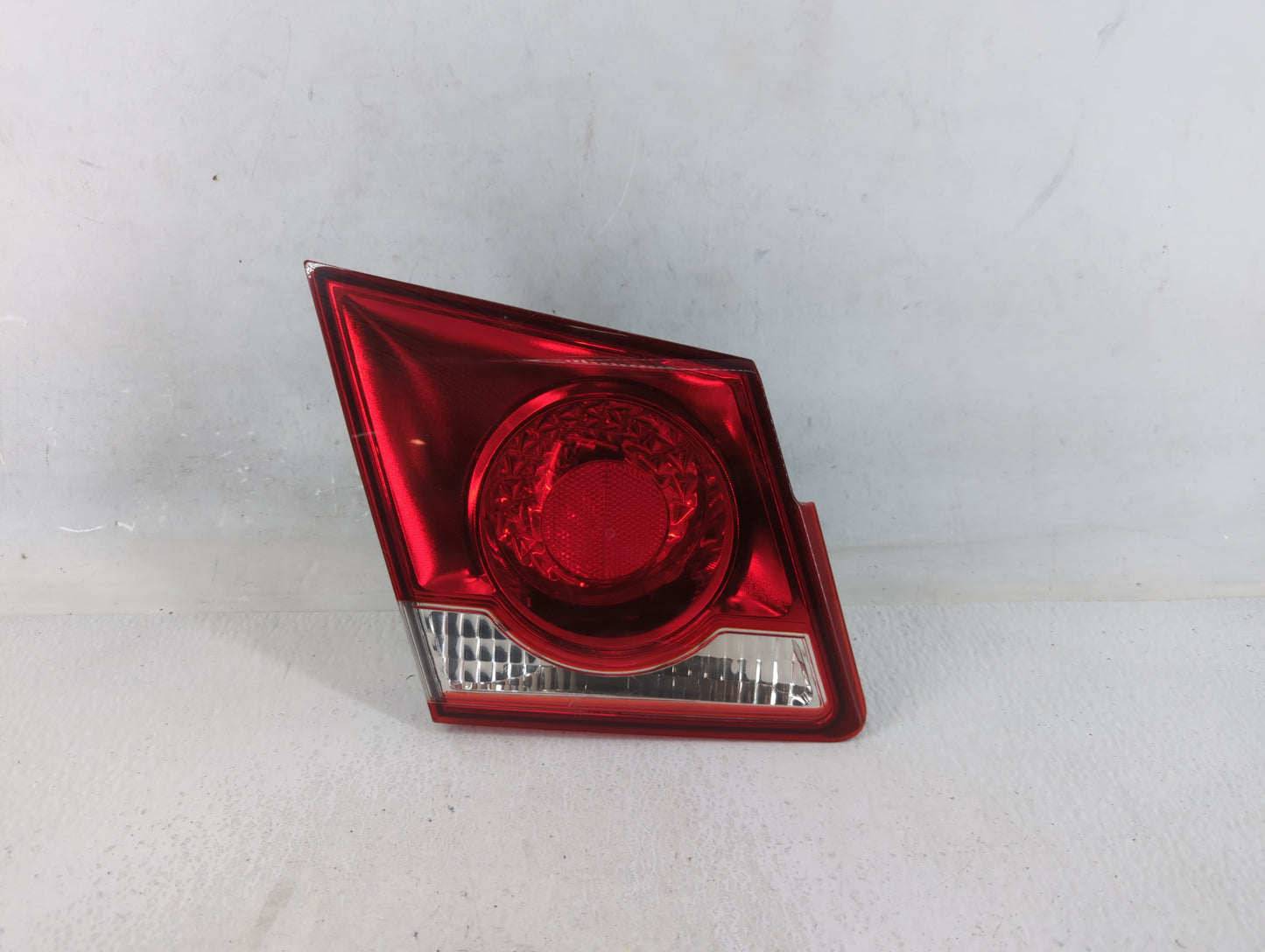 2011-2016 Chevrolet Cruze Tail Light Assembly Driver Left OEM P/N:04229145 335-1307L-AS Fits Fits 2011 2012 2013 2014 2015 2