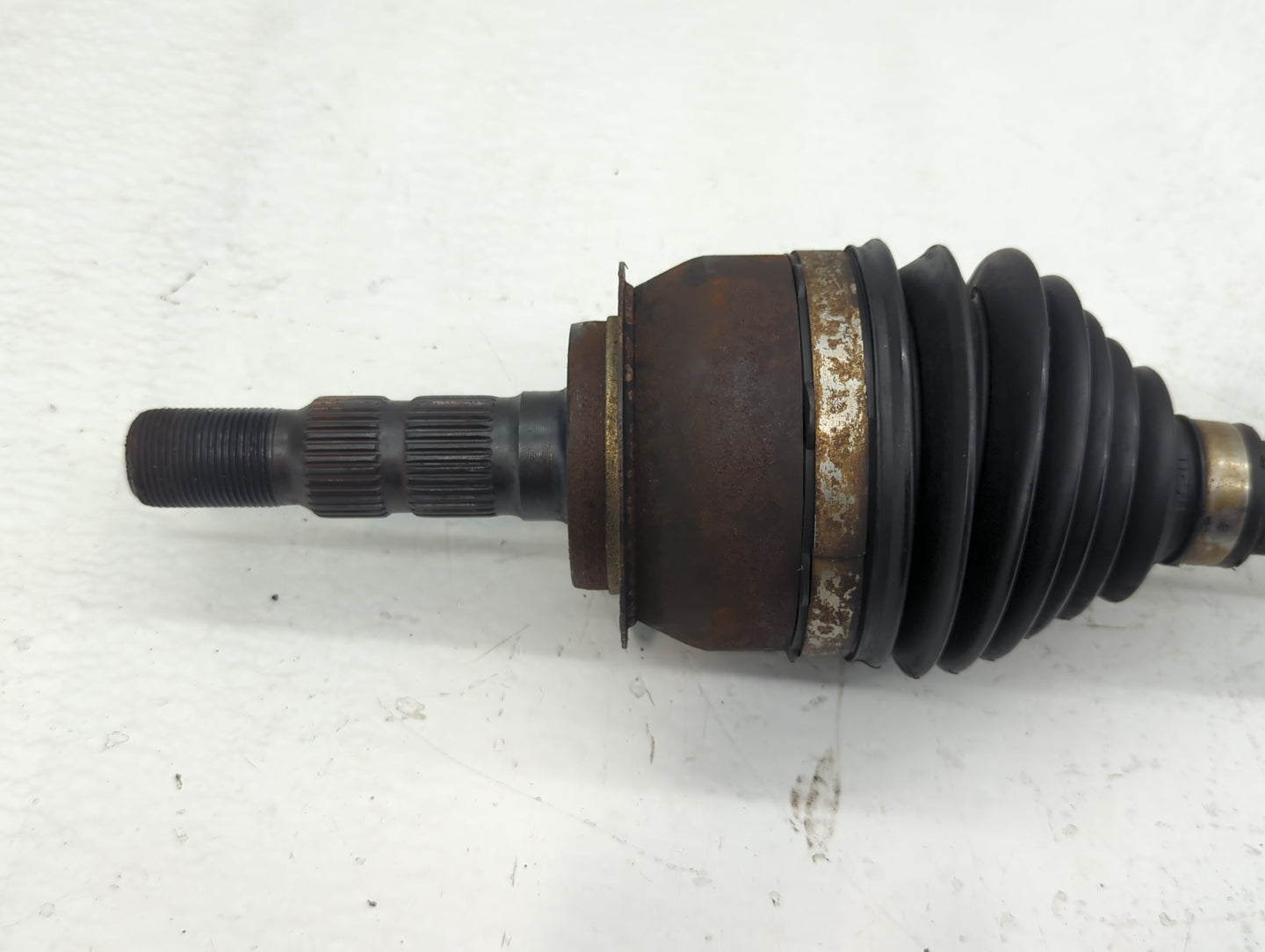 2011-2012 Chevrolet Cruze Axle Shaft Front Passenger Cv C/v - Oemusedautoparts1.com