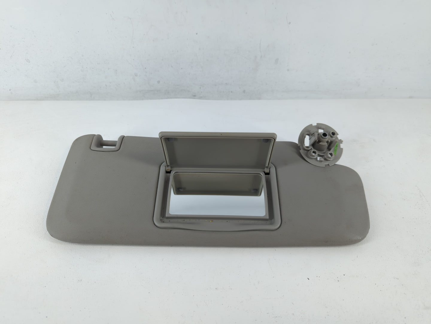 2011-2016 Chevrolet Cruze Sun Visor Shade Replacement Passenger Right Mirror Fits Fits 2011 2012 2013 2014 2015 2016 OEM Use