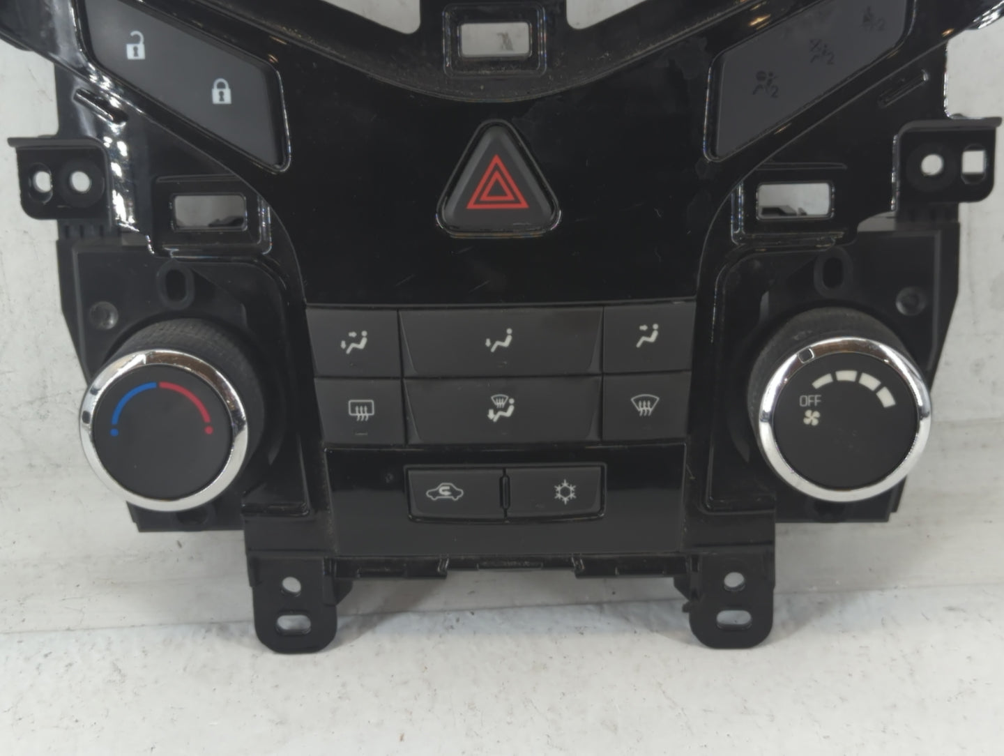 2011-2012 Chevrolet Cruze Climate Control Module Temperature AC/Heater Replacement P/N:95017054 Fits Fits 2011 2012 OEM Used