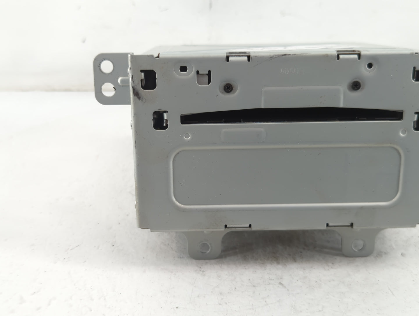 2011-2012 Chevrolet Cruze Radio AM FM Cd Player Receiver Replacement P/N:20983517 Fits Fits 2010 2011 2012 OEM Used Auto Par