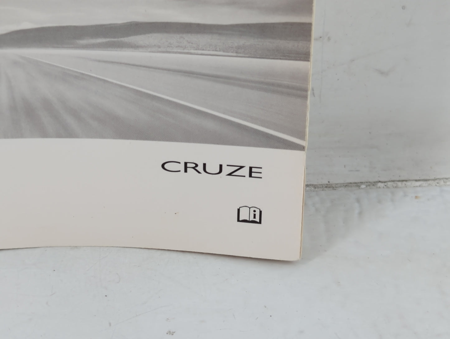 2011 Chevrolet Cruze Owners Manual Book Guide P/N:20883227 B OEM Used Auto Parts - Oemusedautoparts1.com