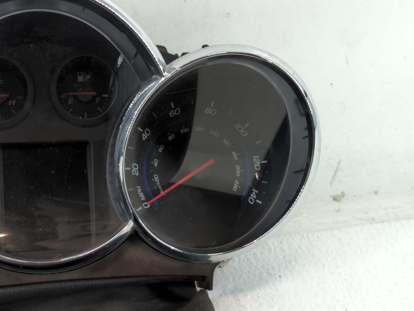 2011 Chevrolet Cruze Instrument Cluster Speedometer Gauges P/N:95018205 809773364 Fits OEM Used Auto Parts - Oemusedautopart