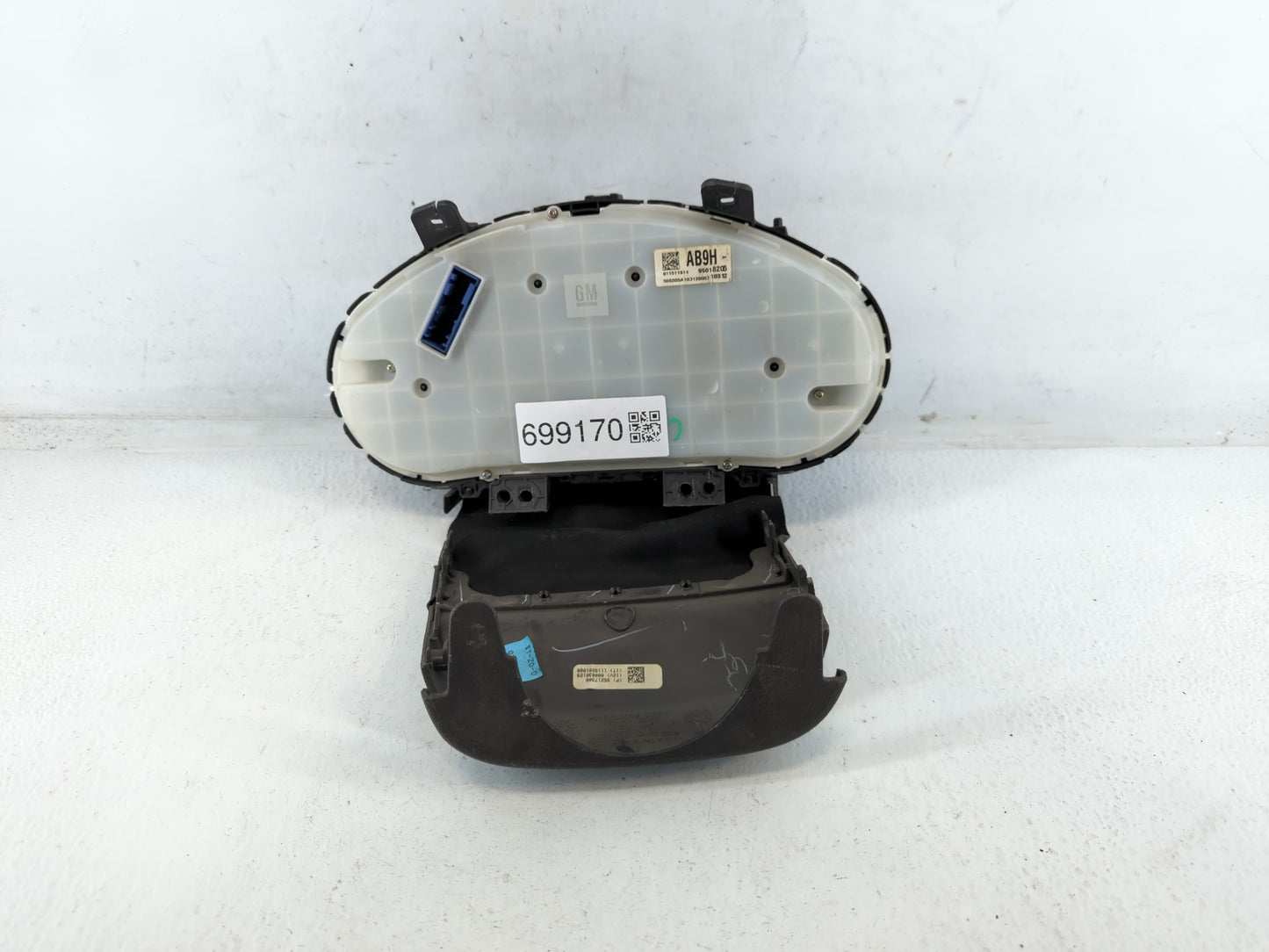 2011 Chevrolet Cruze Instrument Cluster Speedometer Gauges P/N:95018205 809773364 Fits OEM Used Auto Parts - Oemusedautopart