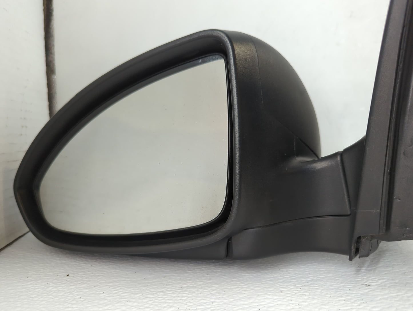 2011-2014 Chevrolet Cruze Driver Side View Mirror - Left Door Mirror OEM Used - Oemusedautoparts1.com