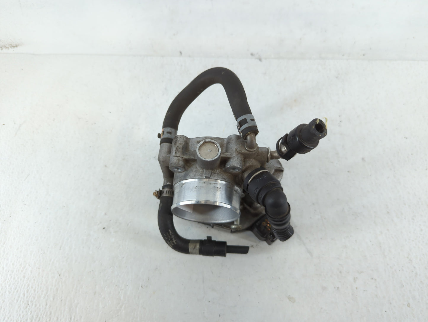 2011-2016 Chevrolet Cruze Throttle Body P/N:5561495 Fits Fits 2009 2010 2011 2012 2013 2014 2015 2016 2017 2018 OEM Used Aut
