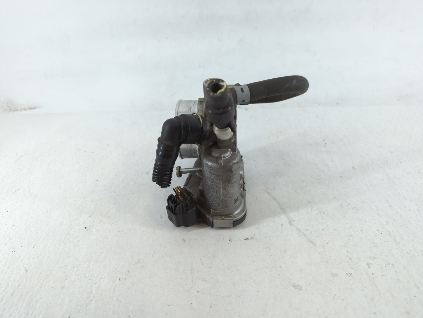 2011-2016 Chevrolet Cruze Throttle Body P/N:5561495 Fits Fits 2009 2010 2011 2012 2013 2014 2015 2016 2017 2018 OEM Used Aut