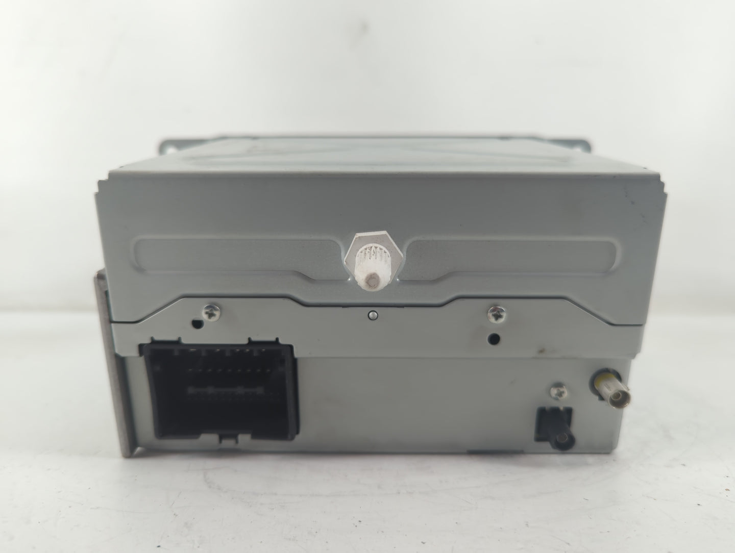 2011-2012 Chevrolet Cruze Am Fm Cd Player Radio Receiver - Oemusedautoparts1.com