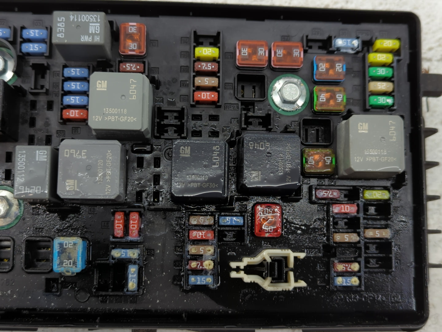 2011-2014 Chevrolet Cruze Fusebox Fuse Box Panel Relay Module P/N:812461952 Fits Fits 2011 2012 2013 2014 OEM Used Auto Part