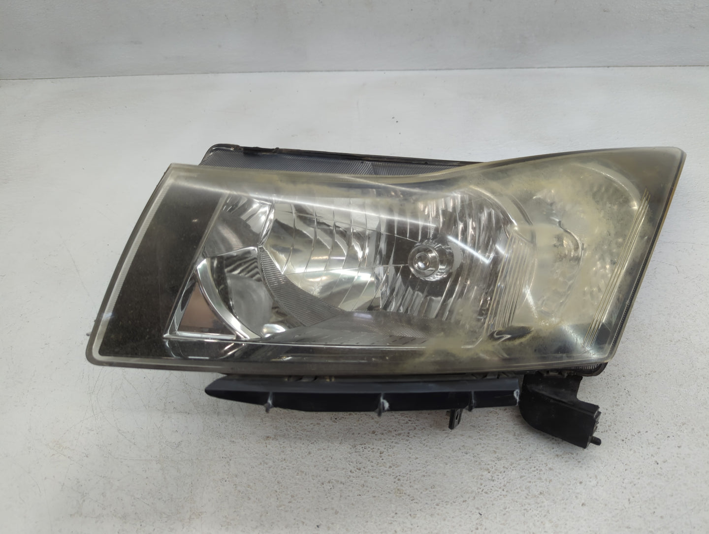 2011-2012 Chevrolet Cruze Driver Left Oem Head Light Headlight Lamp - Oemusedautoparts1.com