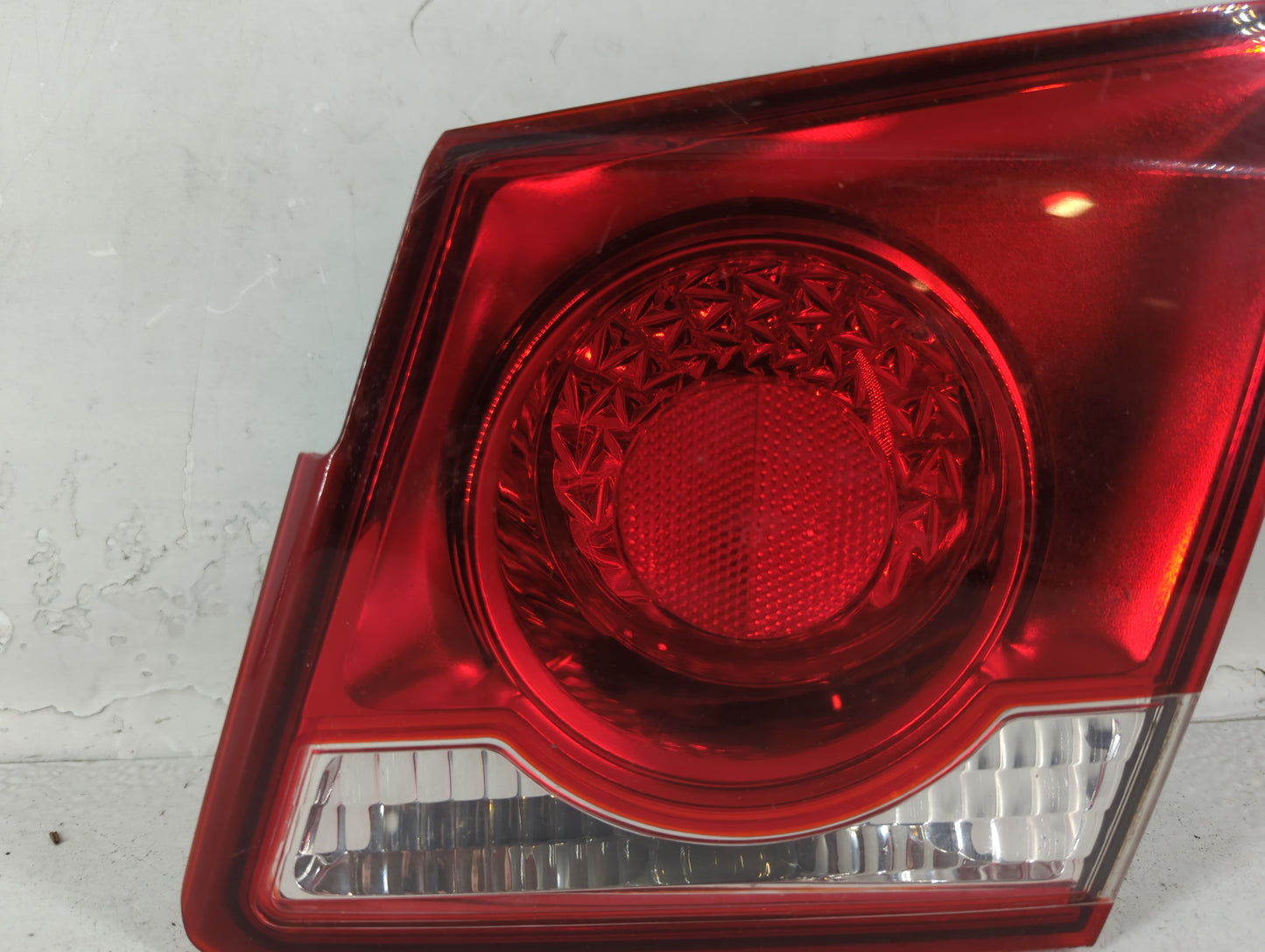 2011 Chevrolet Cruze Passenger Right Side Deck Lid Mounted Tail Light - Oemusedautoparts1.com