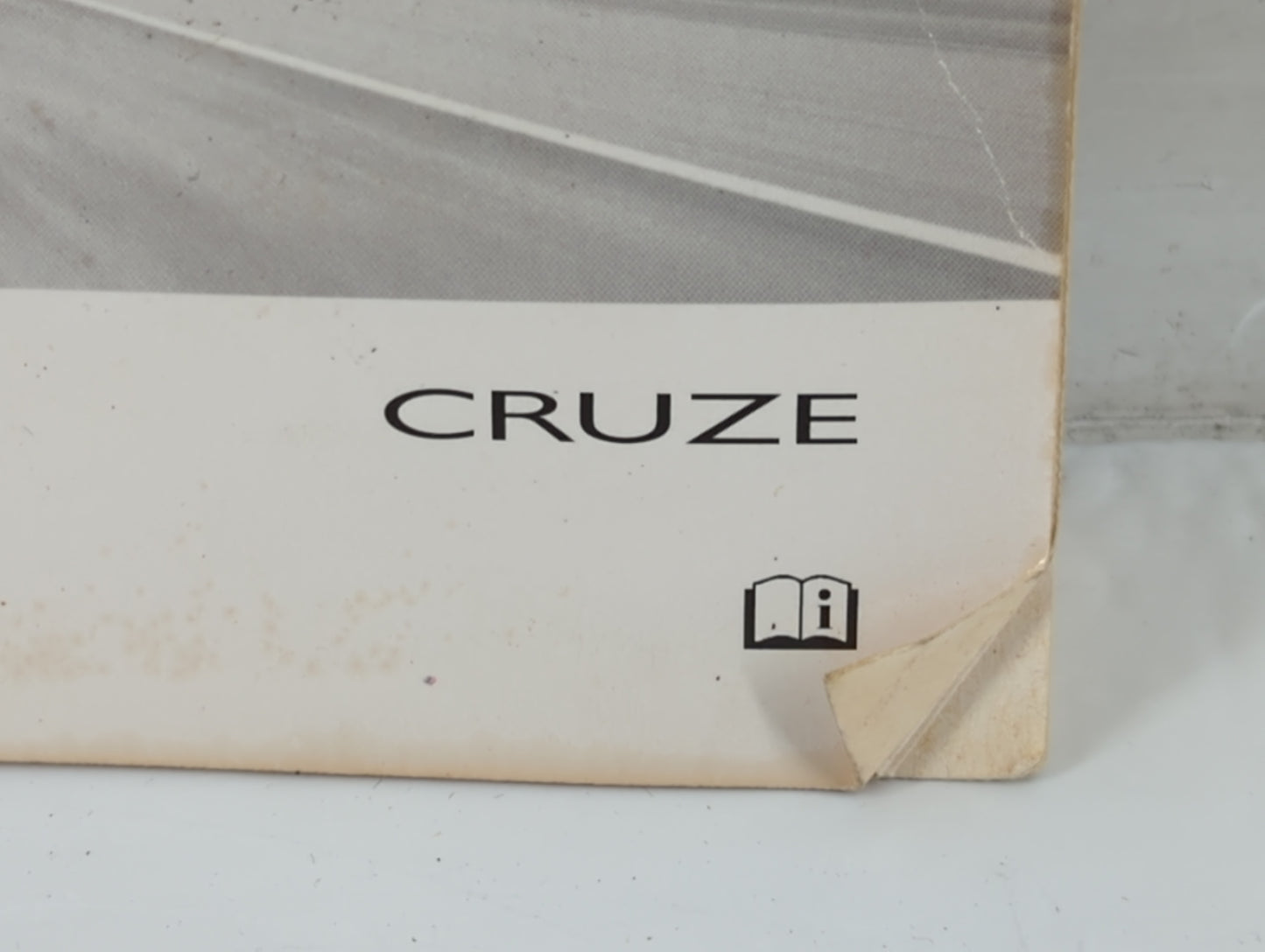 2011 Chevrolet Cruze Owners Manual Book Guide P/N:20883227 B OEM Used Auto Parts - Oemusedautoparts1.com