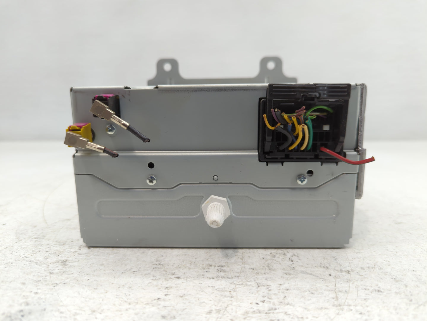 2011-2012 Chevrolet Cruze Radio AM FM Cd Player Receiver Replacement P/N:20983517 Fits Fits 2010 2011 2012 OEM Used Auto Par