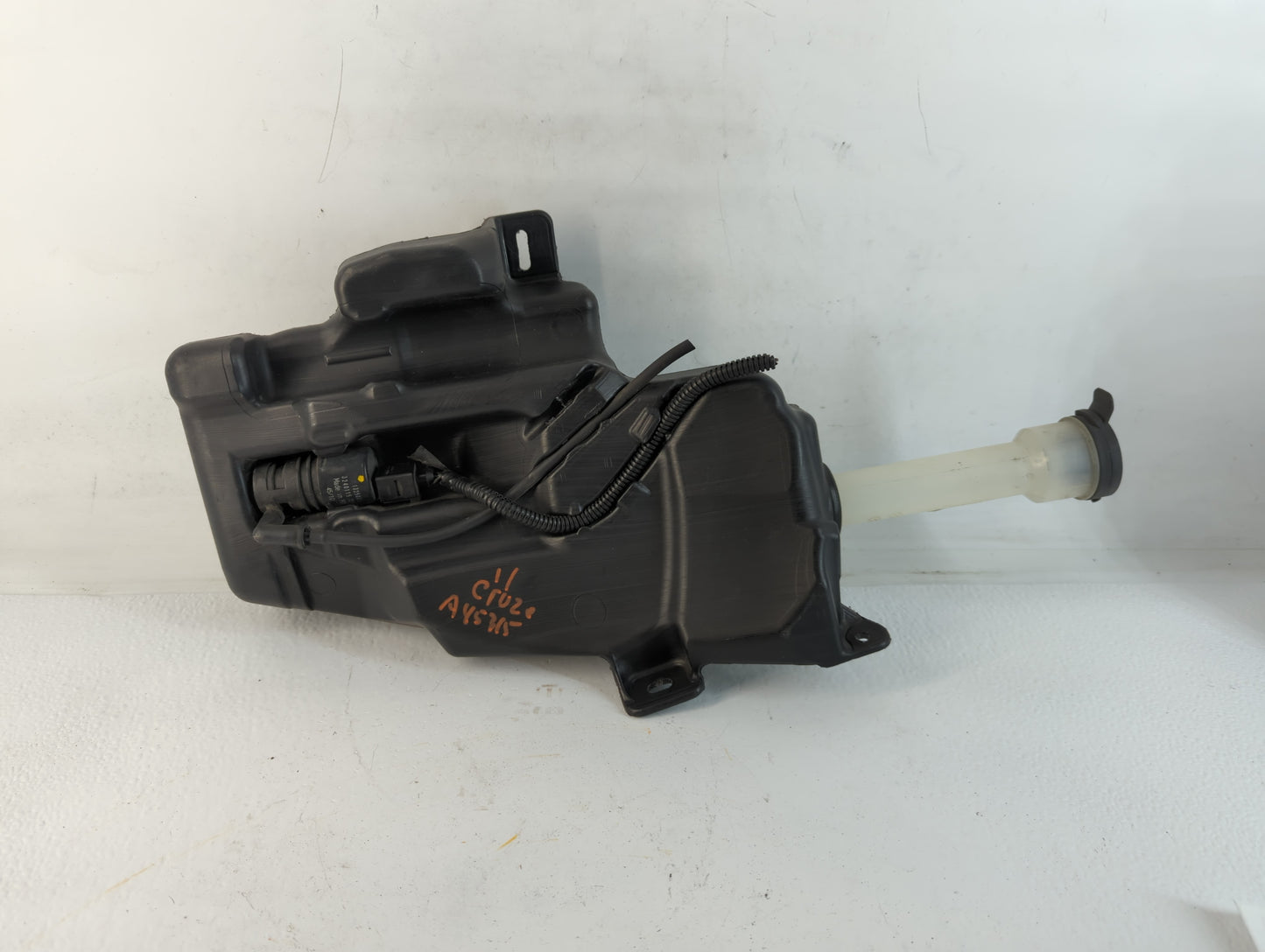 2011-2016 Chevrolet Cruze Windshield Washer Fluid Reservoir Bottle Oem - Oemusedautoparts1.com