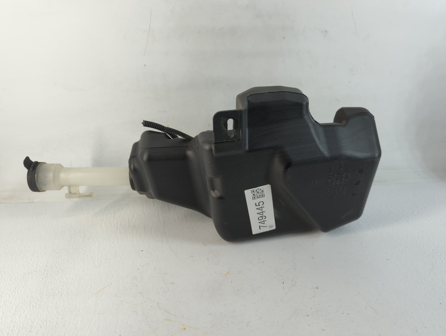 2011-2016 Chevrolet Cruze Windshield Washer Fluid Reservoir Bottle Oem - Oemusedautoparts1.com