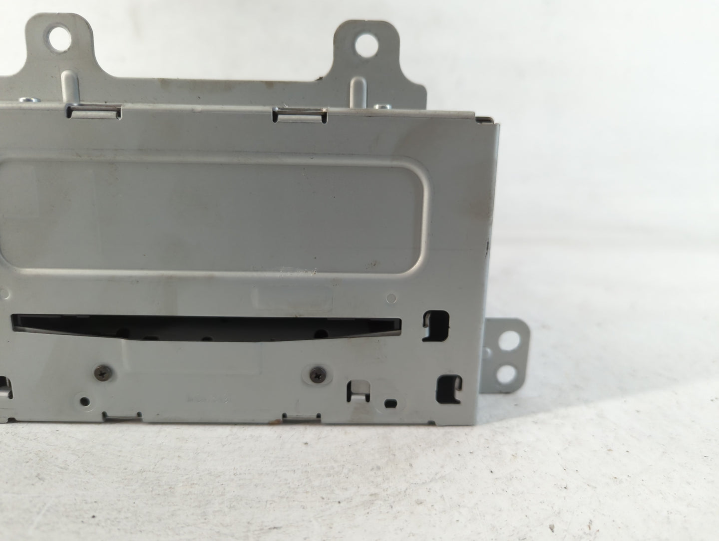 2011-2012 Chevrolet Cruze Am Fm Cd Player Radio Receiver - Oemusedautoparts1.com