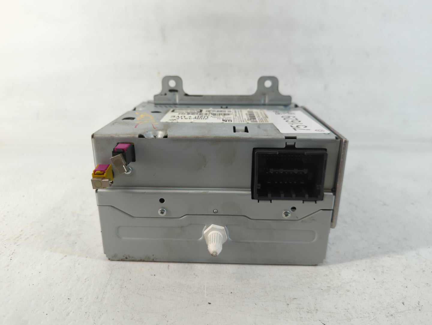 2011-2012 Chevrolet Cruze Am Fm Cd Player Radio Receiver - Oemusedautoparts1.com