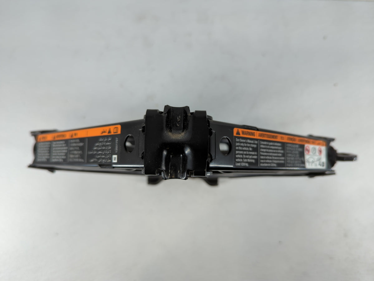 2011 Chevrolet Cruze Spare Scissor Car Jack 757482 - Oemusedautoparts1.com