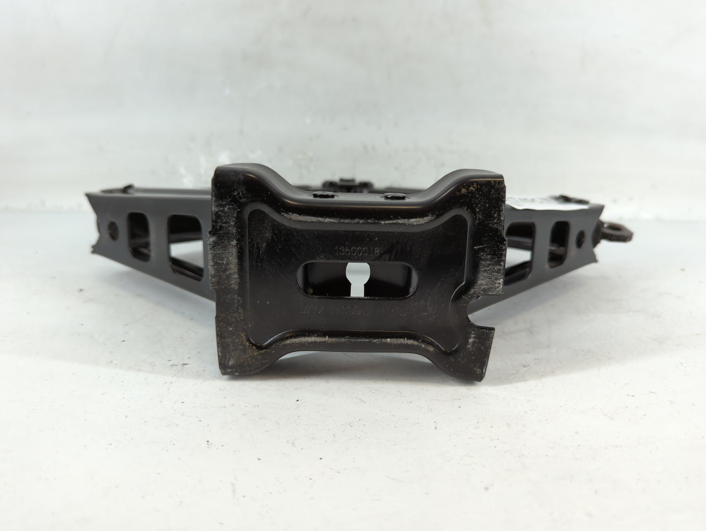 2011 Chevrolet Cruze Spare Scissor Car Jack - Oemusedautoparts1.com