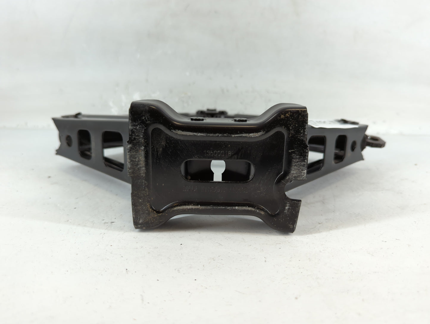 2011 Chevrolet Cruze Spare Scissor Car Jack 757482 - Oemusedautoparts1.com