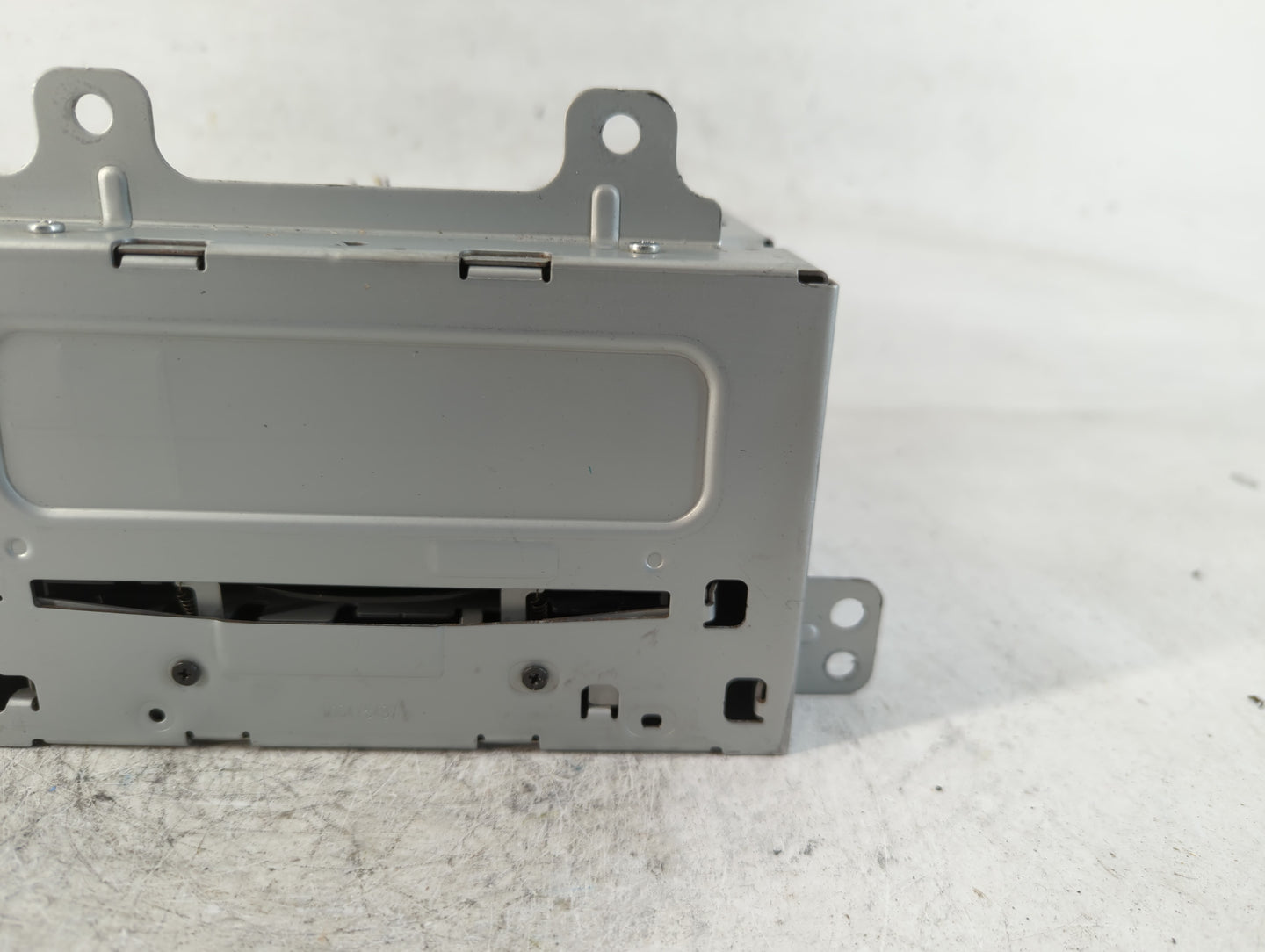 2011-2012 Chevrolet Cruze Radio AM FM Cd Player Receiver Replacement P/N:29883517 Fits Fits 2010 2011 2012 OEM Used Auto Par