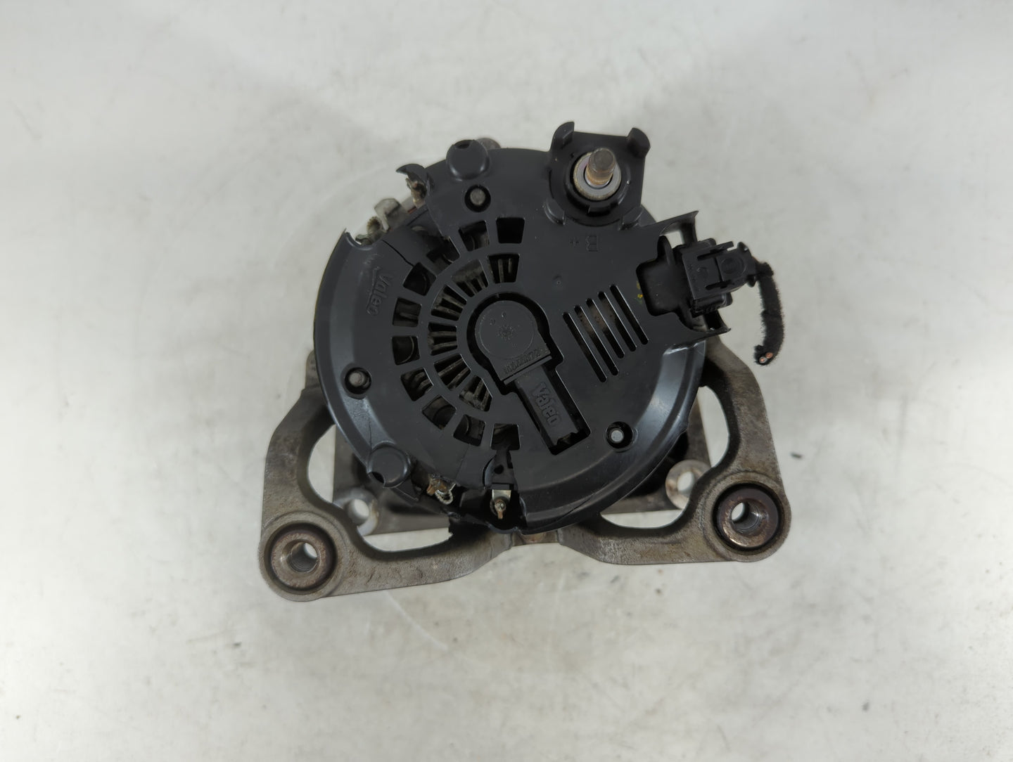 2011-2016 Chevrolet Cruze Alternator Replacement Generator Charging Assembly Engine OEM P/N:13579791 Fits OEM Used Auto Part