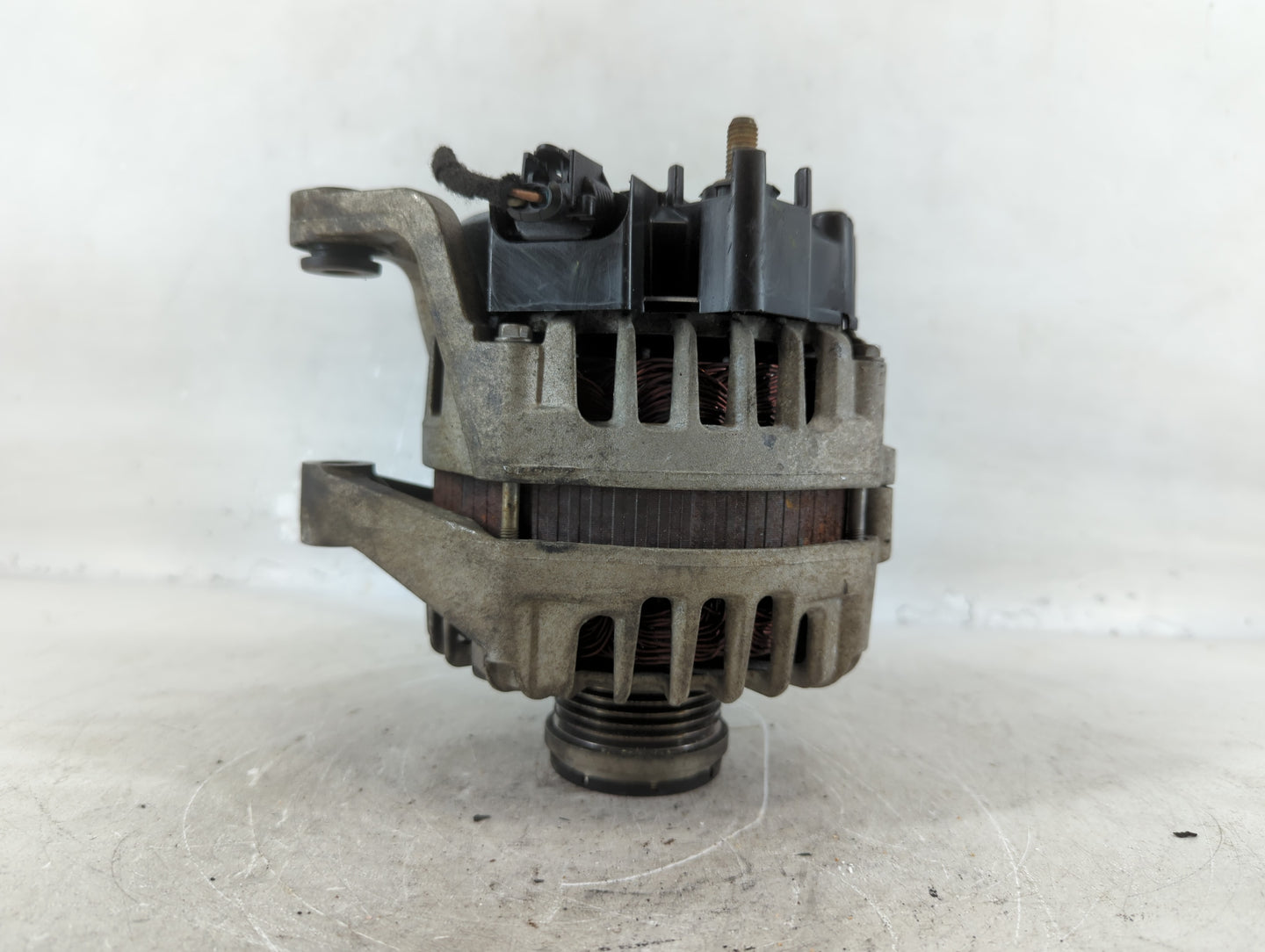 2011-2016 Chevrolet Cruze Alternator Replacement Generator Charging Assembly Engine OEM P/N:13579791 Fits OEM Used Auto Part