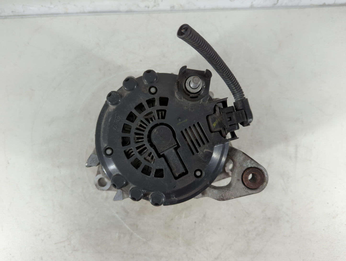 2011 Chevrolet Cruze Alternator Replacement Generator Charging Assembly Engine OEM P/N:2611889 13577154 Fits OEM Used Auto P