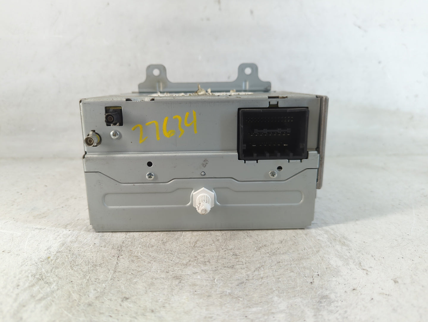 2011-2012 Chevrolet Cruze Radio AM FM Cd Player Receiver Replacement P/N:20983517 Fits Fits 2010 2011 2012 OEM Used Auto Par