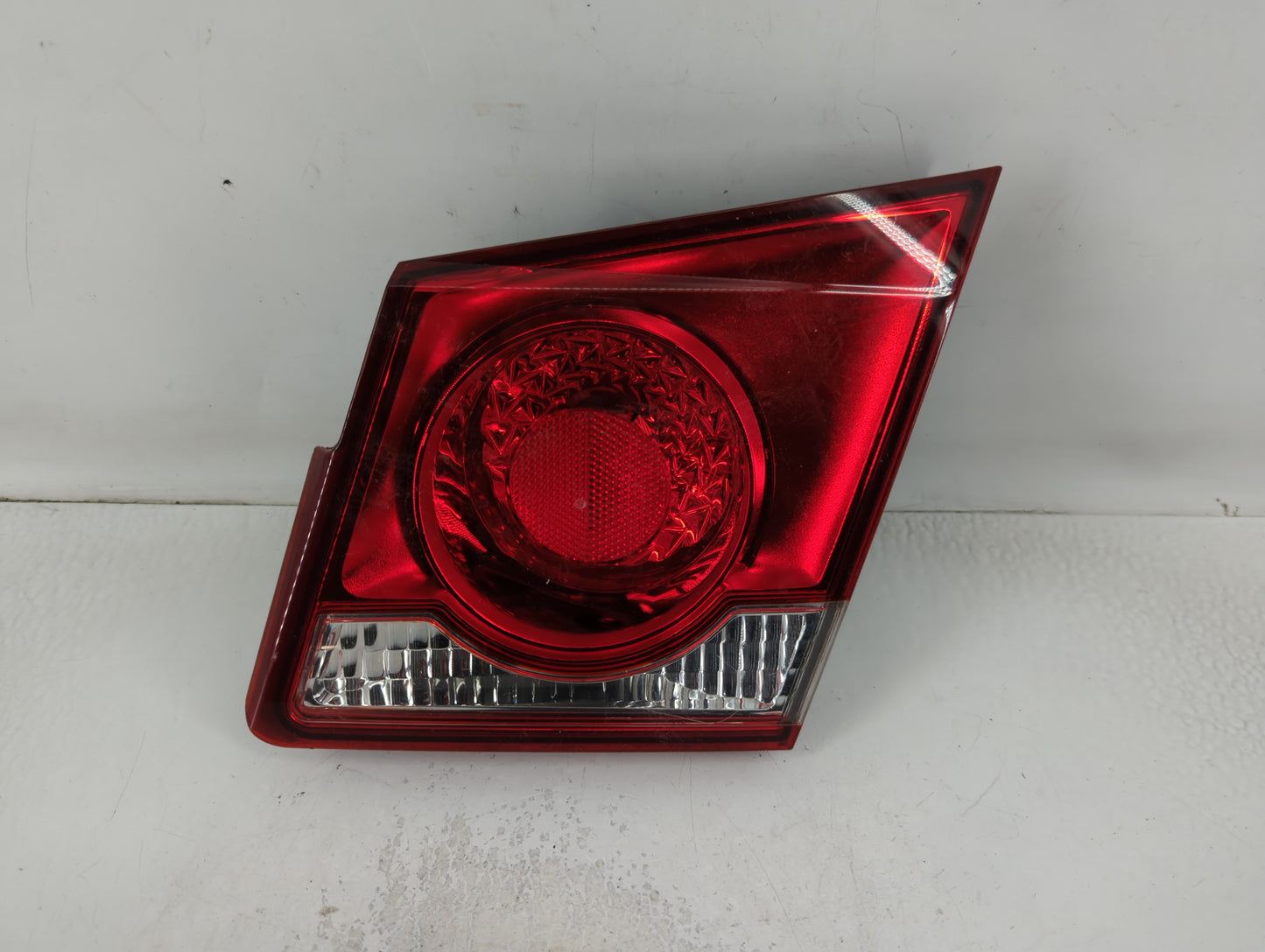 2011-2016 Chevrolet Cruze Tail Light Assembly Passenger Right OEM P/N:12V#3057KLCP Fits Fits 2011 2012 2013 2014 2015 2016 O