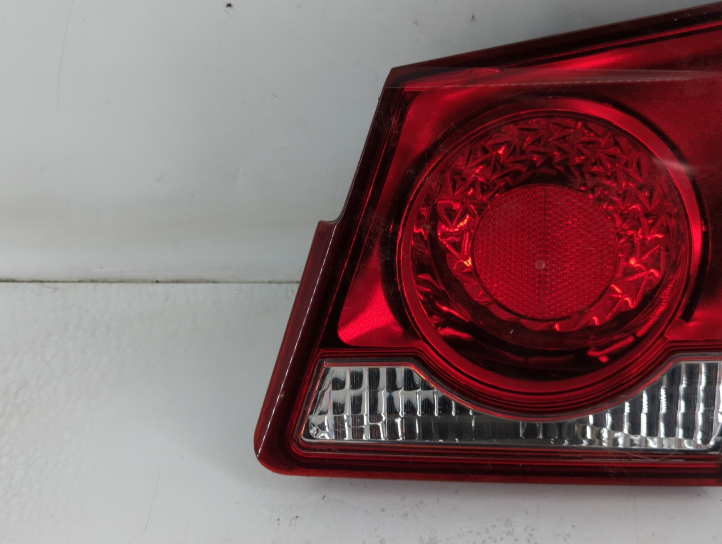 2011-2016 Chevrolet Cruze Tail Light Assembly Passenger Right OEM P/N:12V#3057KLCP Fits Fits 2011 2012 2013 2014 2015 2016 O