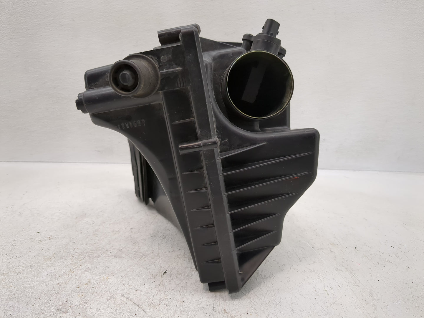 2011-2012 Chevrolet Cruze Air Cleaner Intake-duct Hose Tube - Oemusedautoparts1.com