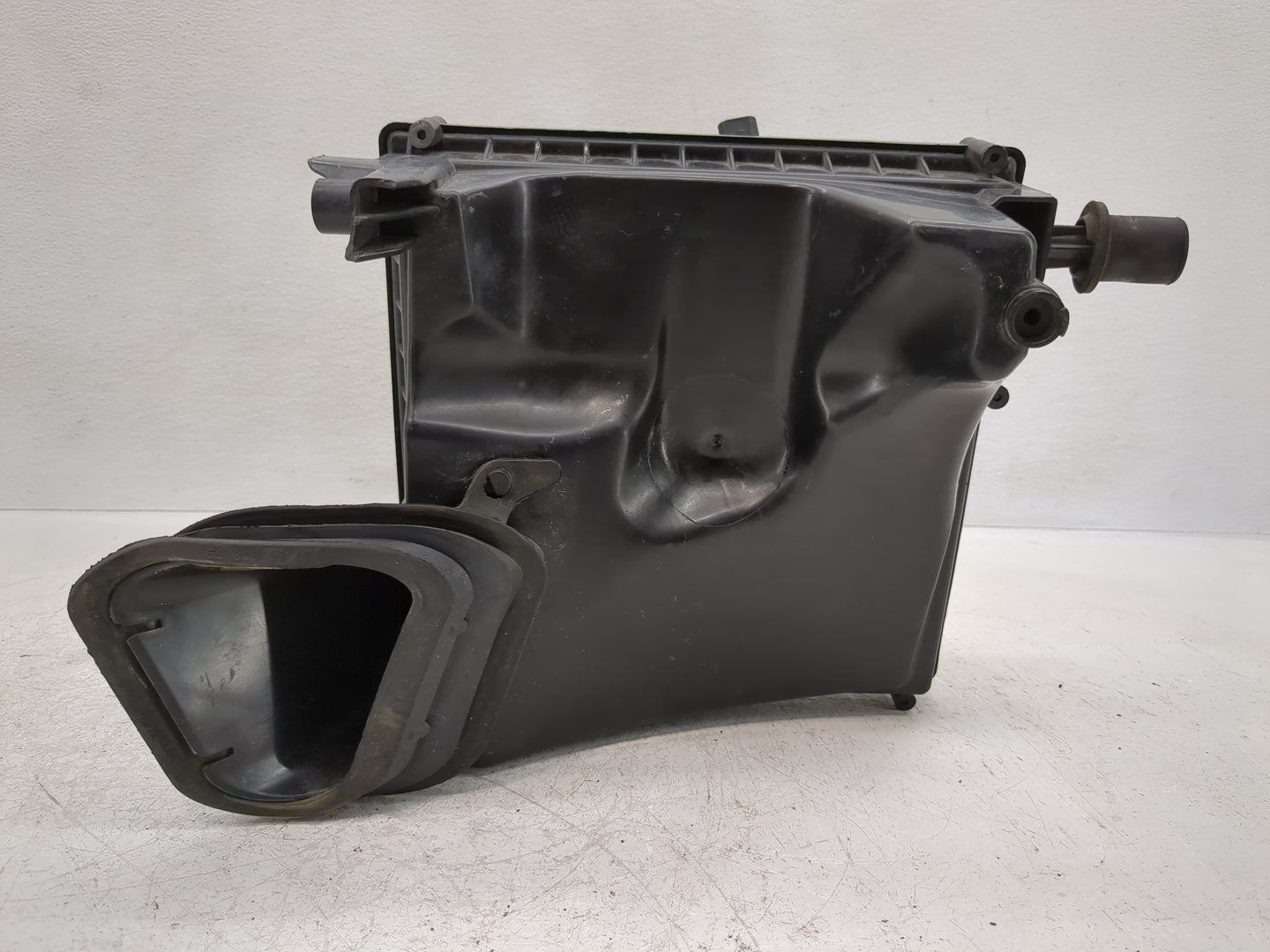 2011-2012 Chevrolet Cruze Air Cleaner Intake-duct Hose Tube - Oemusedautoparts1.com